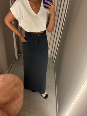  ebony