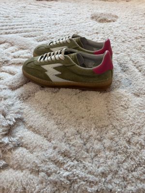 pink nabuk