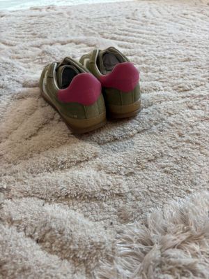 pink nabuk