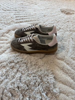 pink backtab br
