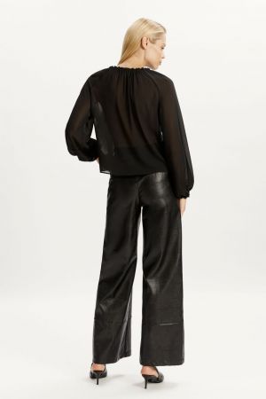 black stripe